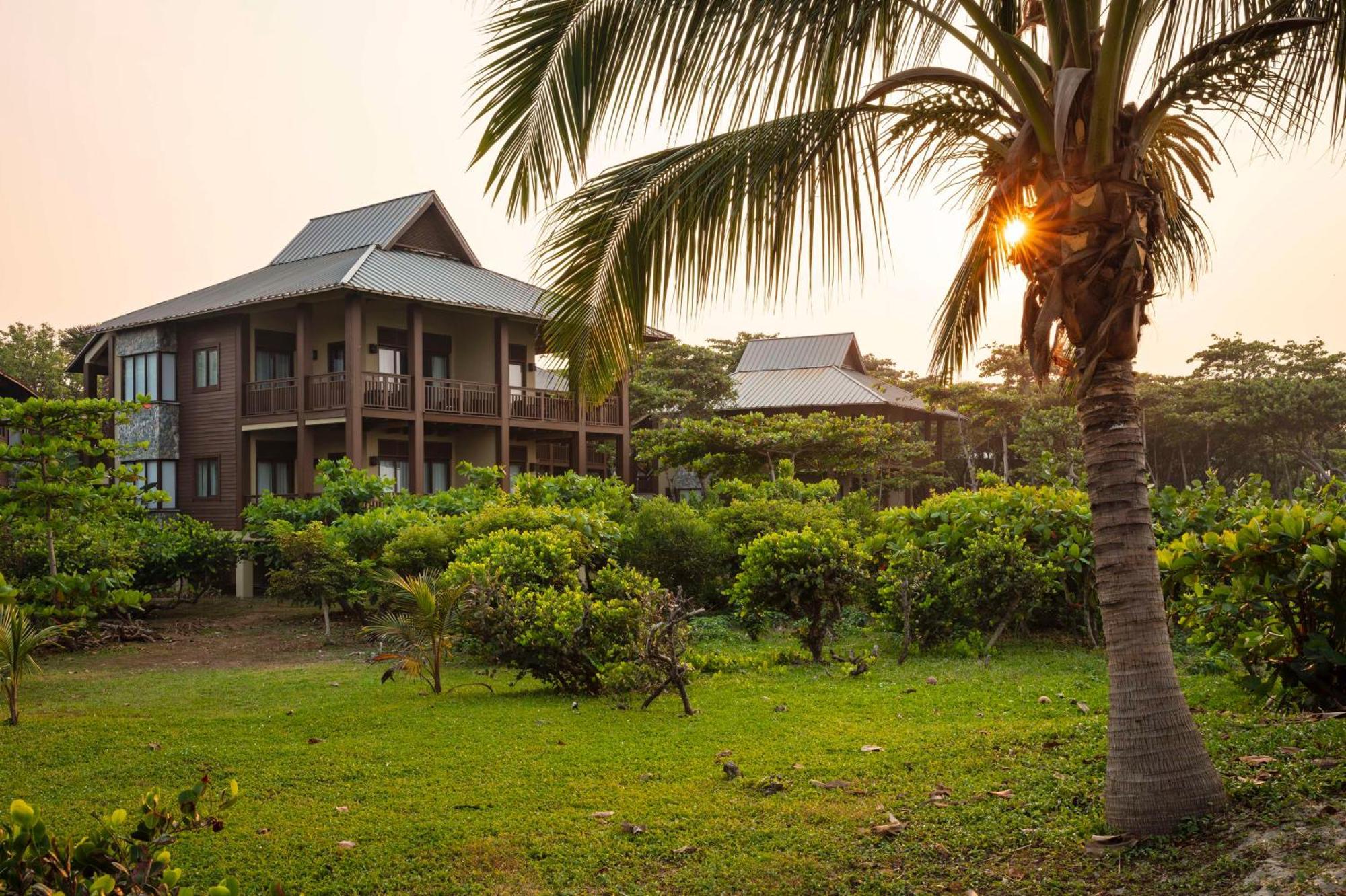 Indura Beach&Golf Resort Curio Collection By Hilton Tela Esterno foto
